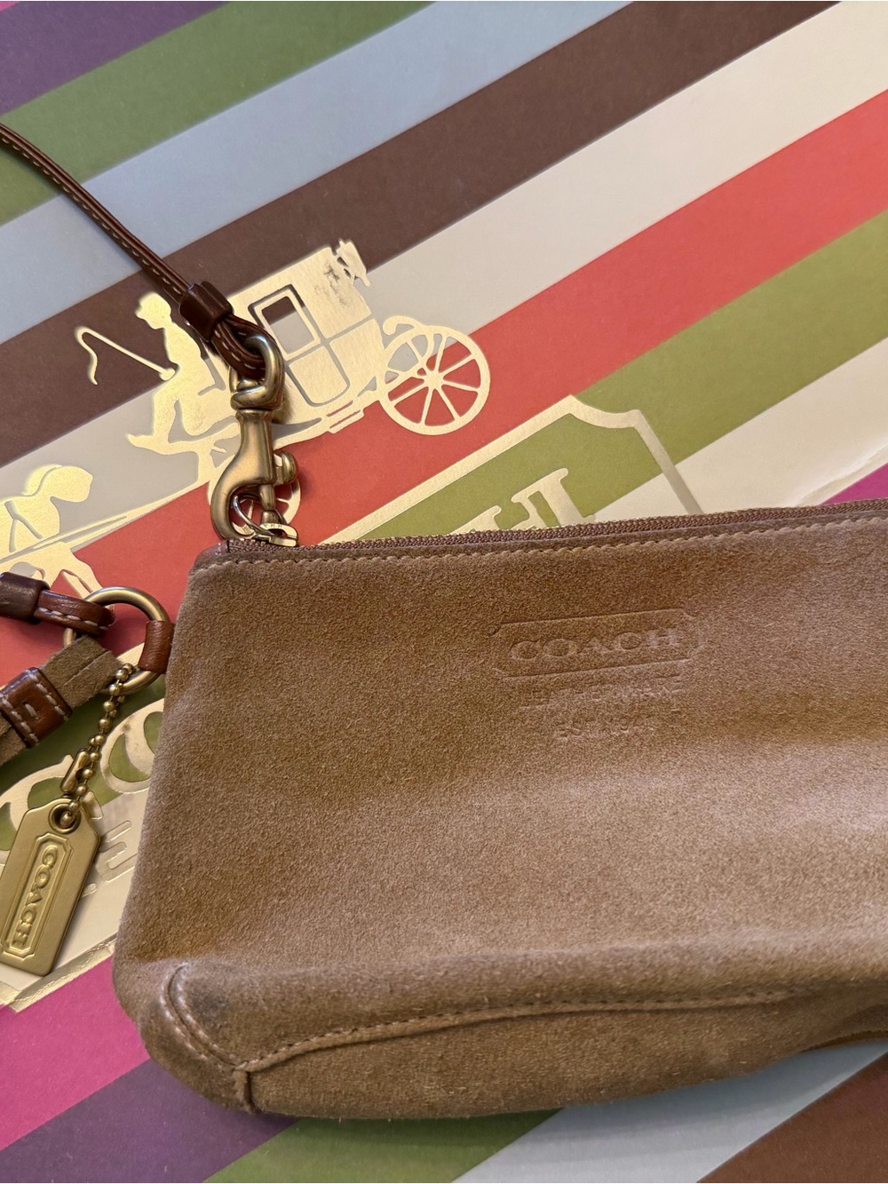 🤎 Vintage Y2K Coach Tan Suede Tassel Wristlet 🤎